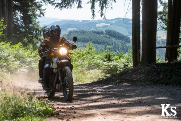 Duo-off-road-Royal-Enfield-Himalayan-410