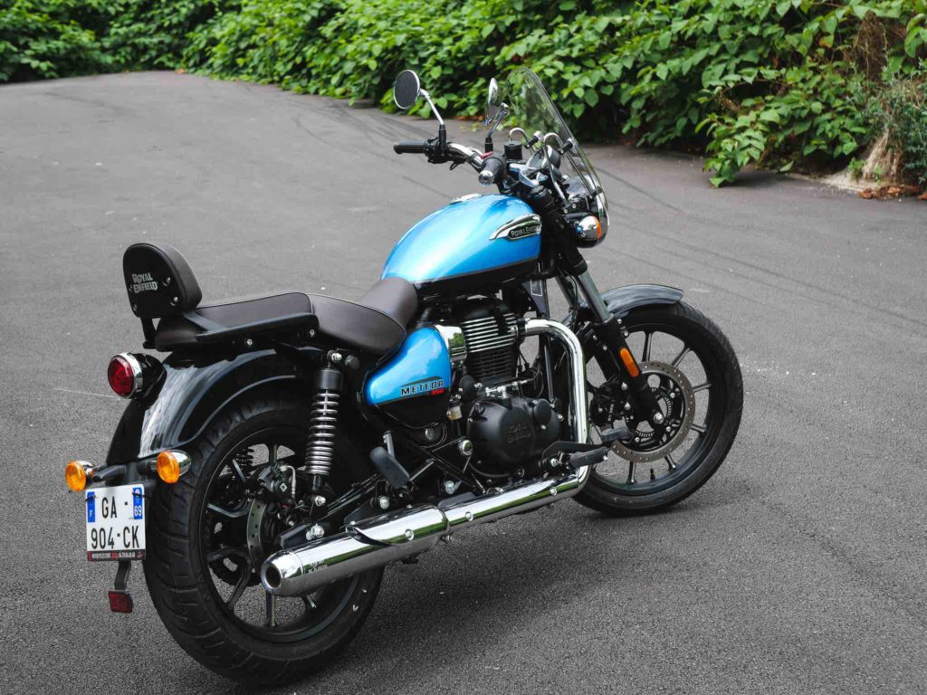 Royal-Enfield-Meteor-Côté